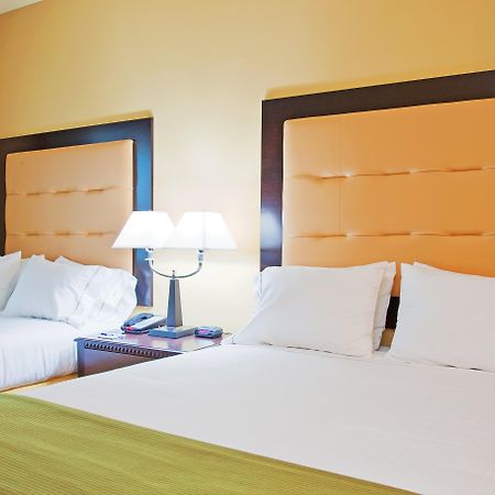 Holiday Inn Express Hotel & Suites Foley By Ihg Экстерьер фото
