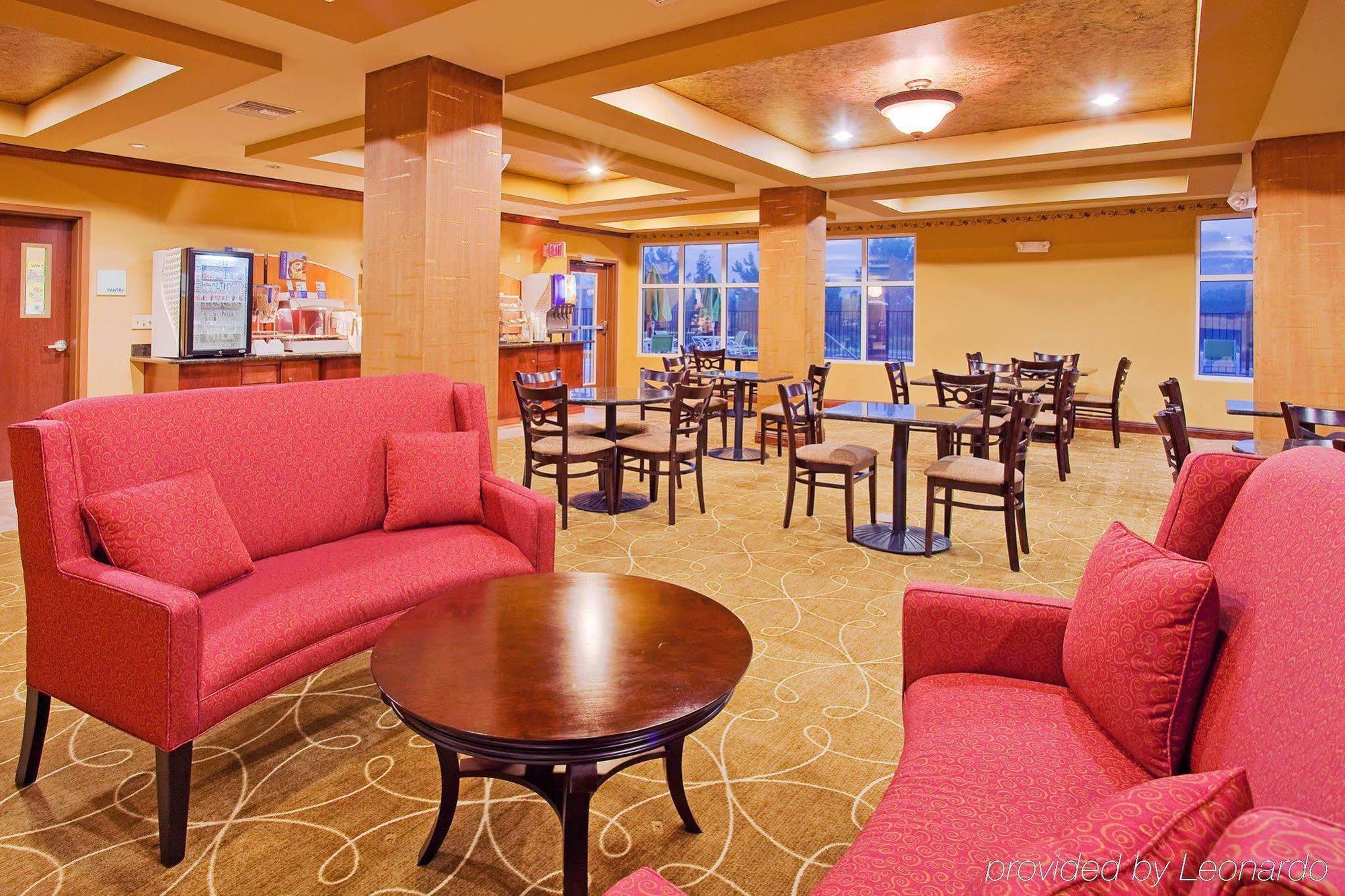 Holiday Inn Express Hotel & Suites Foley By Ihg Ресторан фото