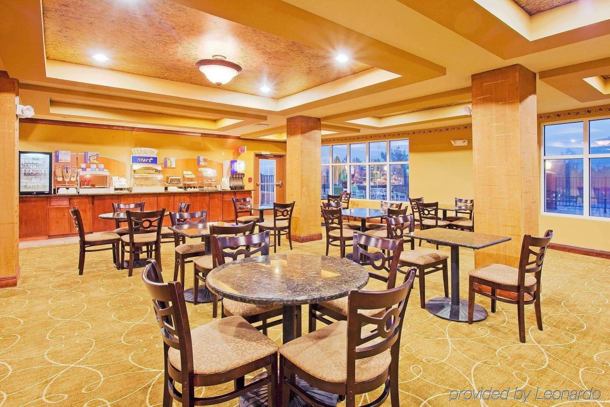 Holiday Inn Express Hotel & Suites Foley By Ihg Экстерьер фото